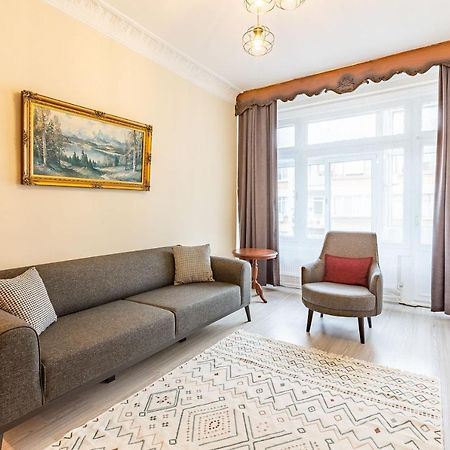 Charming Apartment Surrounded By Vibrant Attractions In Kadikoy Istanbul Exterior photo