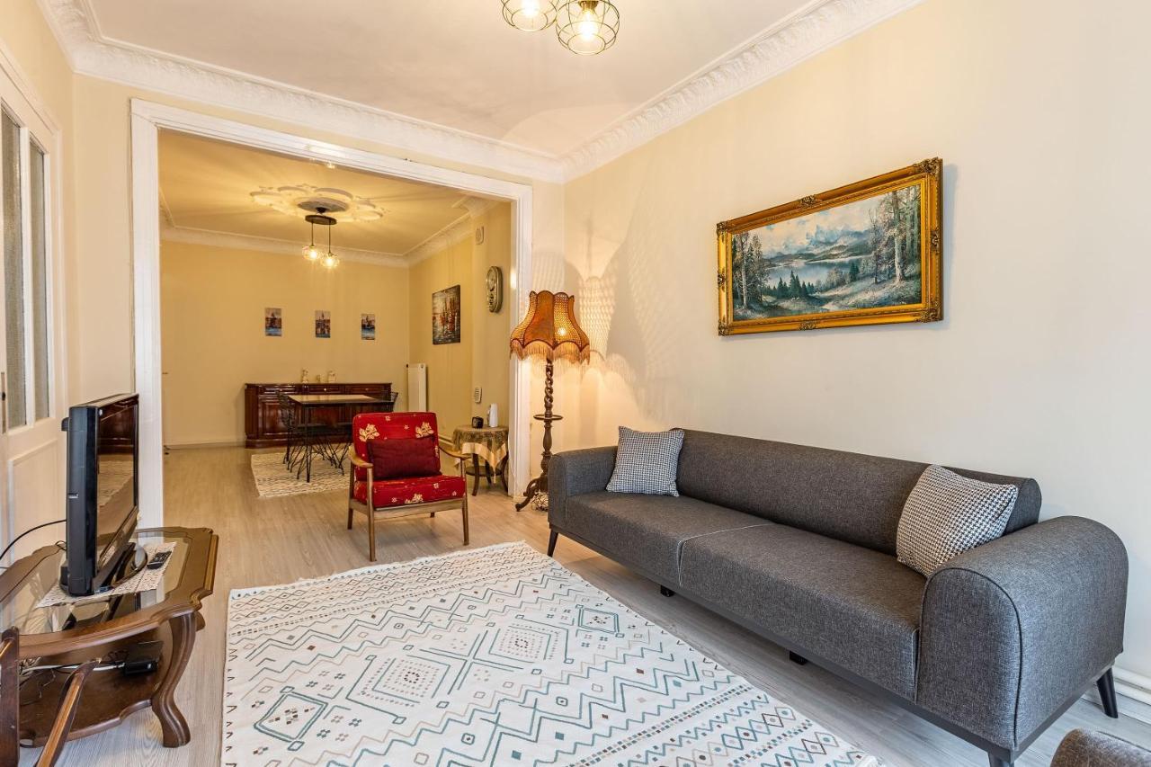 Charming Apartment Surrounded By Vibrant Attractions In Kadikoy Istanbul Exterior photo