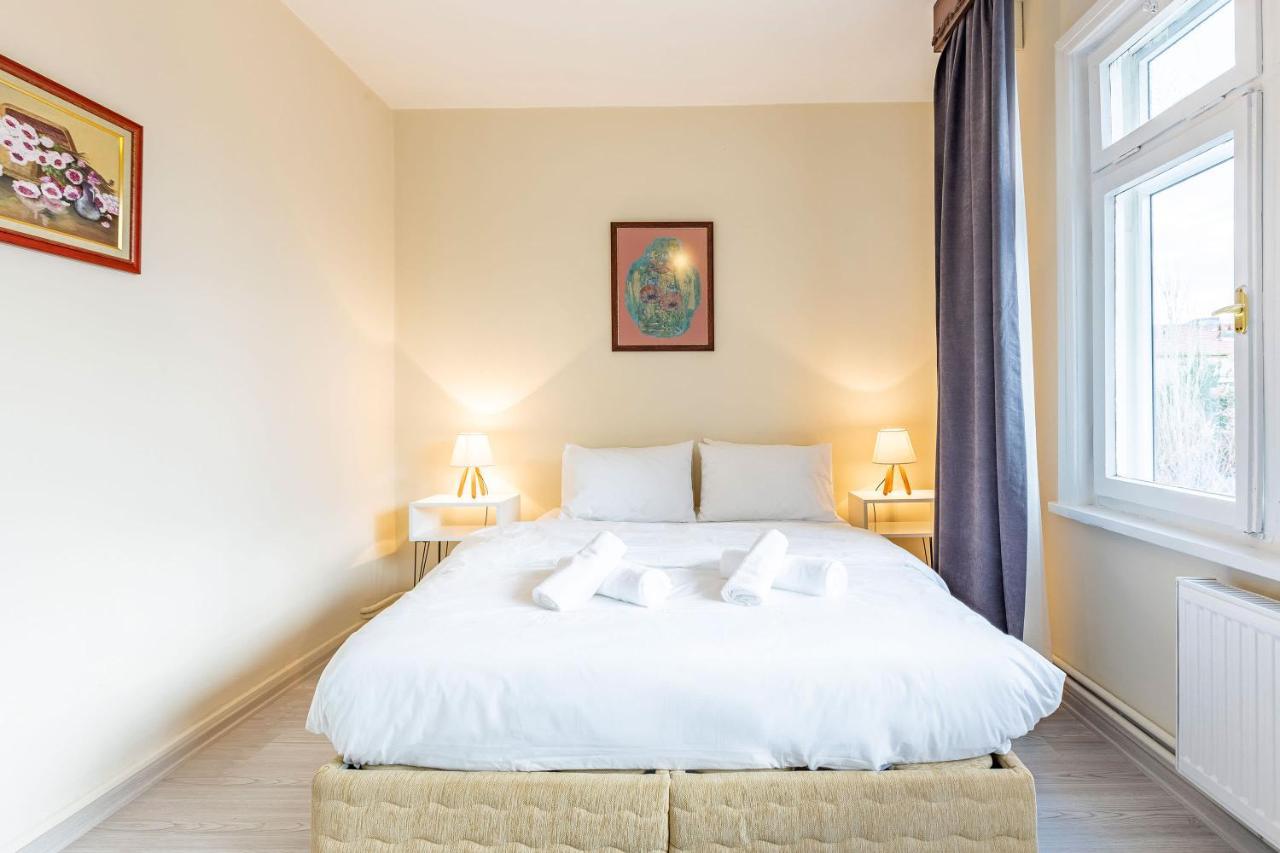 Charming Apartment Surrounded By Vibrant Attractions In Kadikoy Istanbul Exterior photo