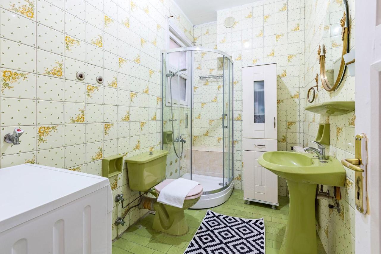 Charming Apartment Surrounded By Vibrant Attractions In Kadikoy Istanbul Exterior photo
